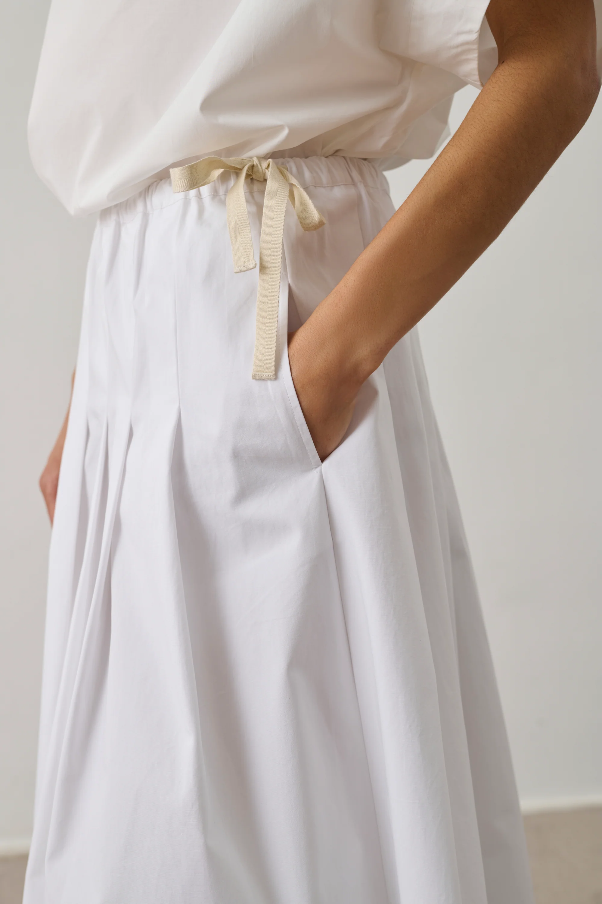 WHITE AMALIA SKIRT - Image 4